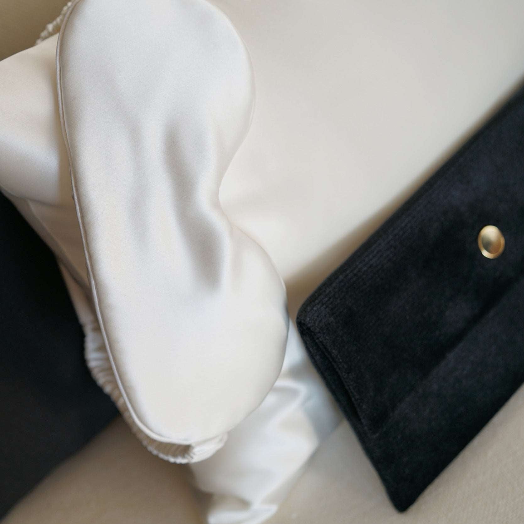 White Powder White eye mask in the travel set by Dariia Day